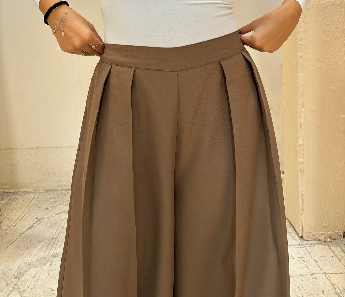 Wide skirt pants