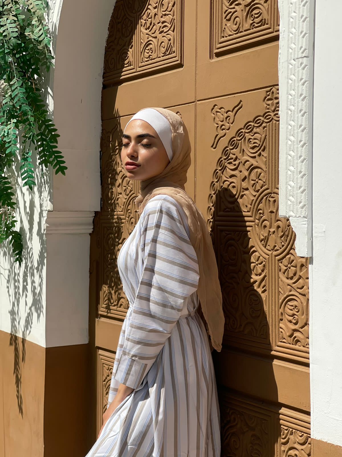 belted stripes dress in cafe