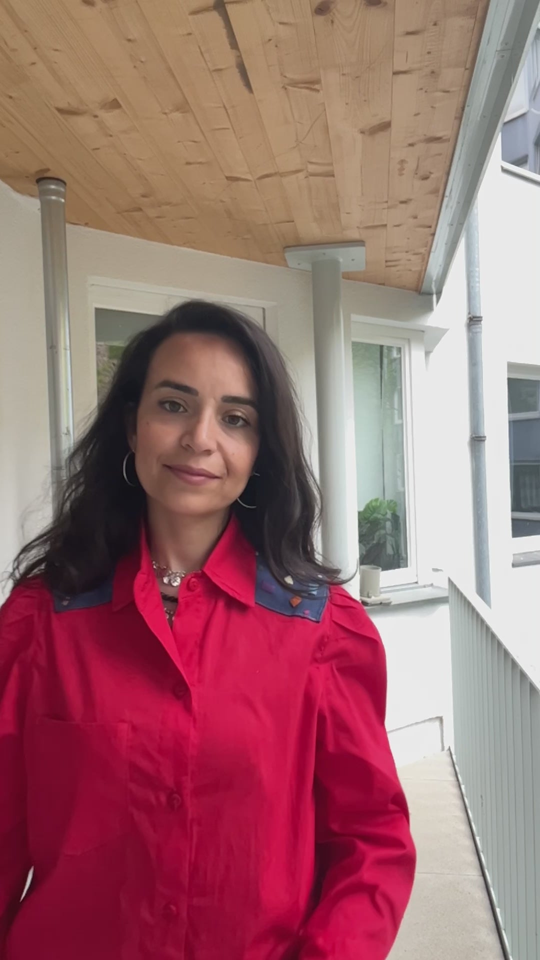 Red blouse with design denim